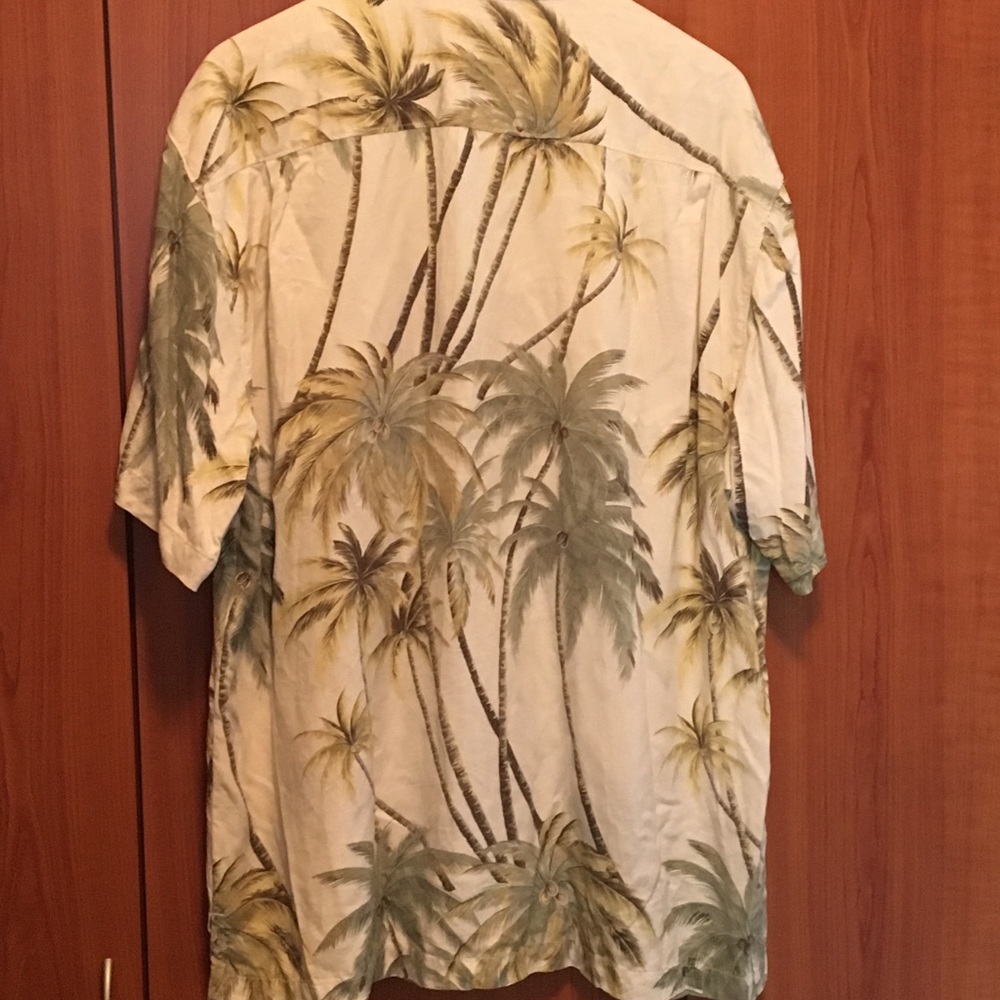 Tommy Bahamas - Picture 2 of 2